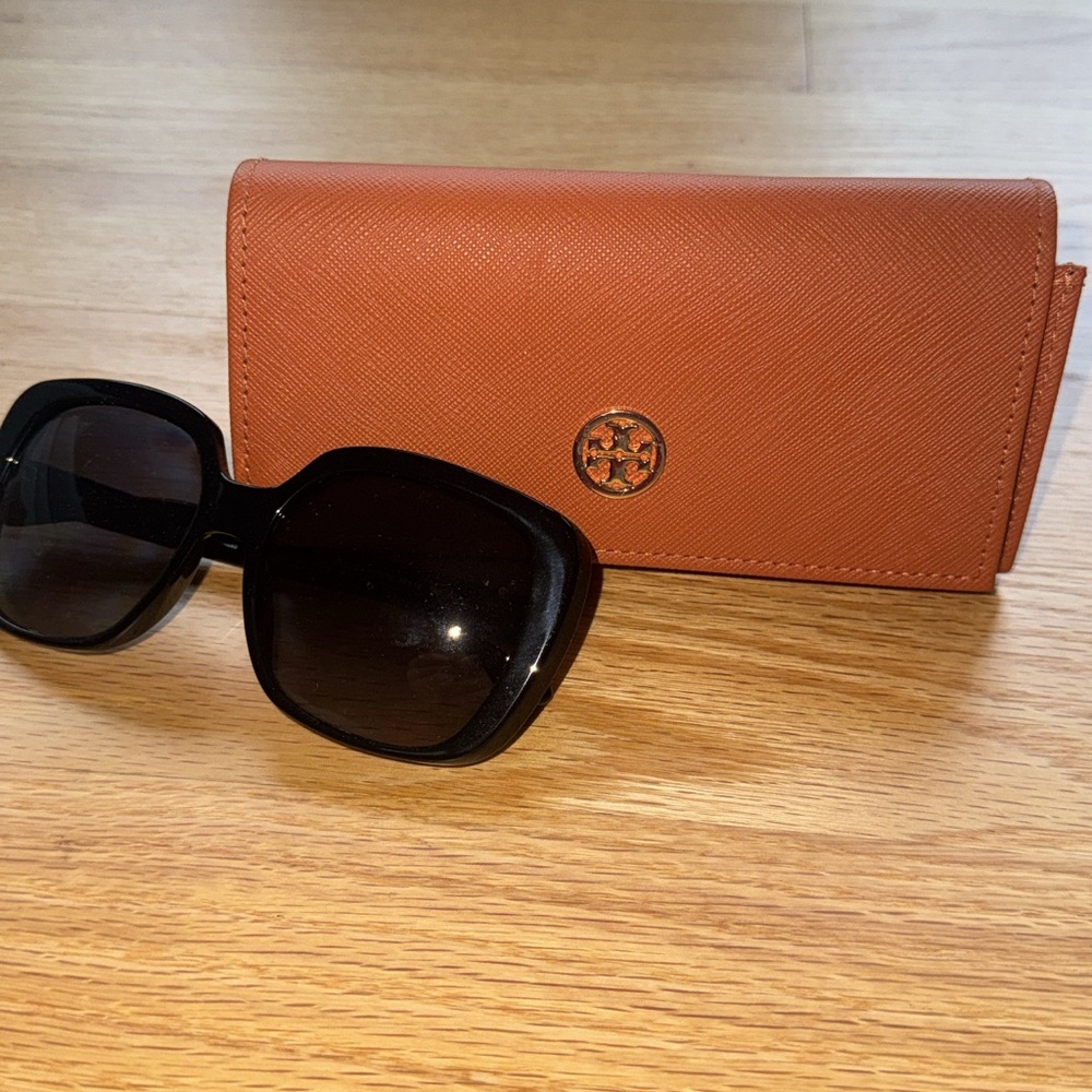 Tory Burch Black Sunglasses With Case